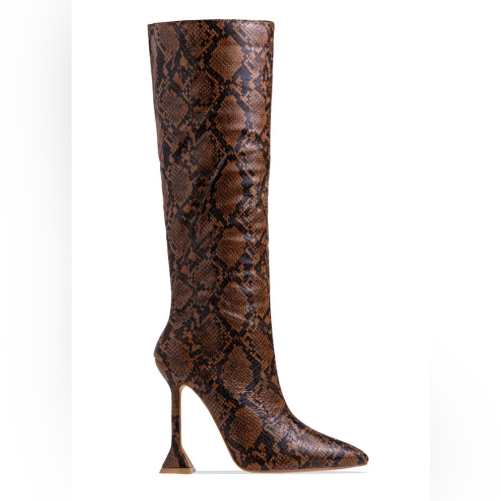 BRAND NEW w/Box Knee-High On Trend Boot. Faux Snake Print.